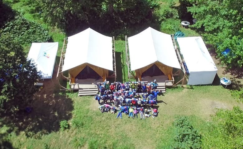 キャンプ場テント