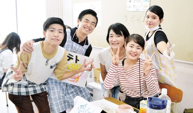 schoolfestival01.jpg