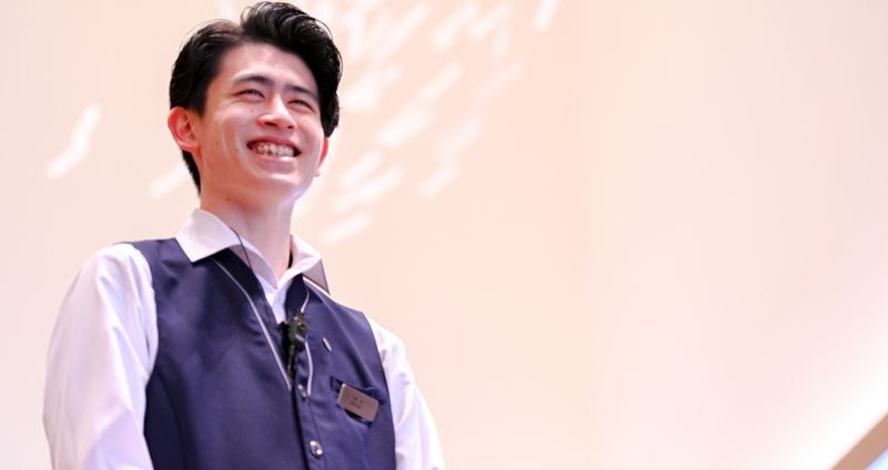 ホテルスタッフ男性